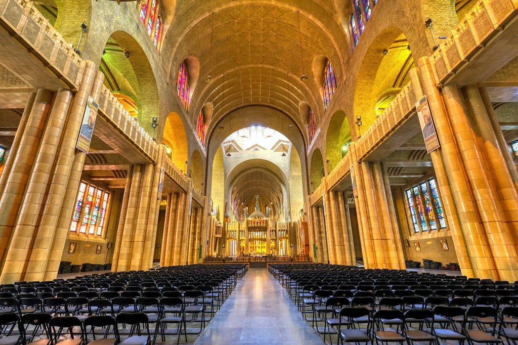 HDR Abbaye Basilique Koekelberg kerk eglise kerkfotografie religie religion bedevaart rooms katholiek kathedraal pelgrimage cathedrale klooster basiliek
